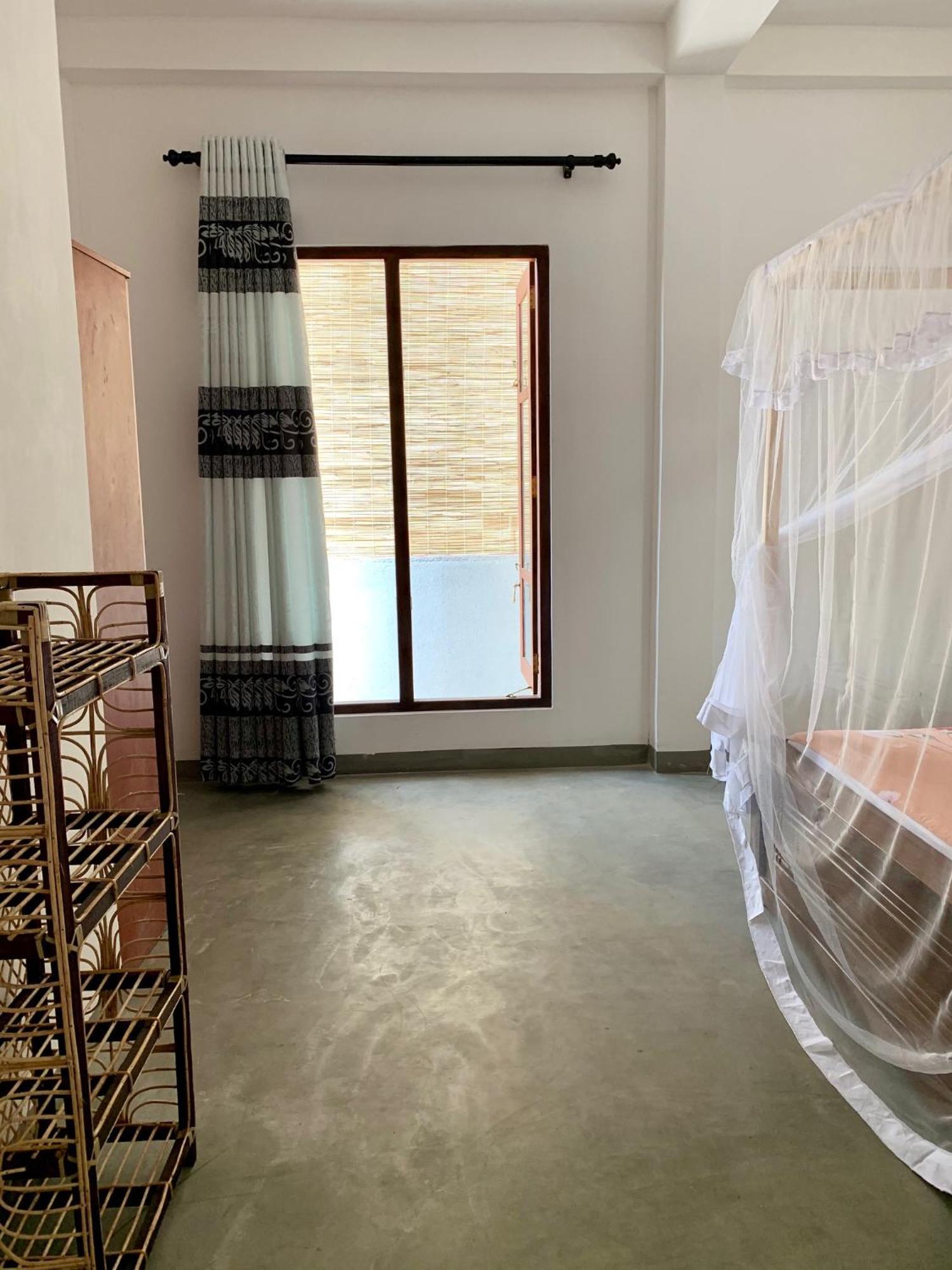 Appartamento Mrmango Weligama Esterno foto